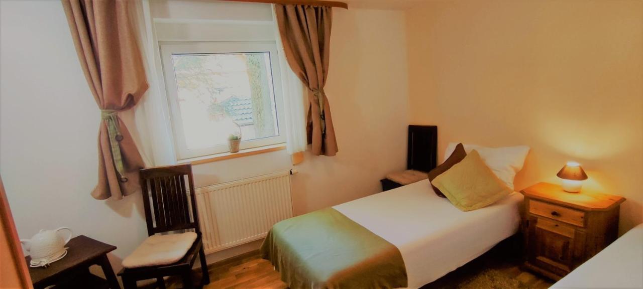 Gorski Widok Karpacz Apartamenty I Pokoje- Salon Kominkowy Privatunterkunft