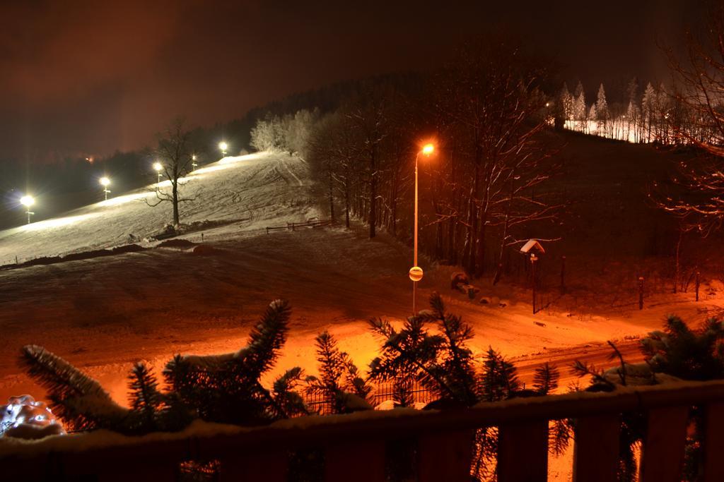 Homestay Gorski Widok Karpacz Apartamenty I Pokoje- Salon Kominkowy